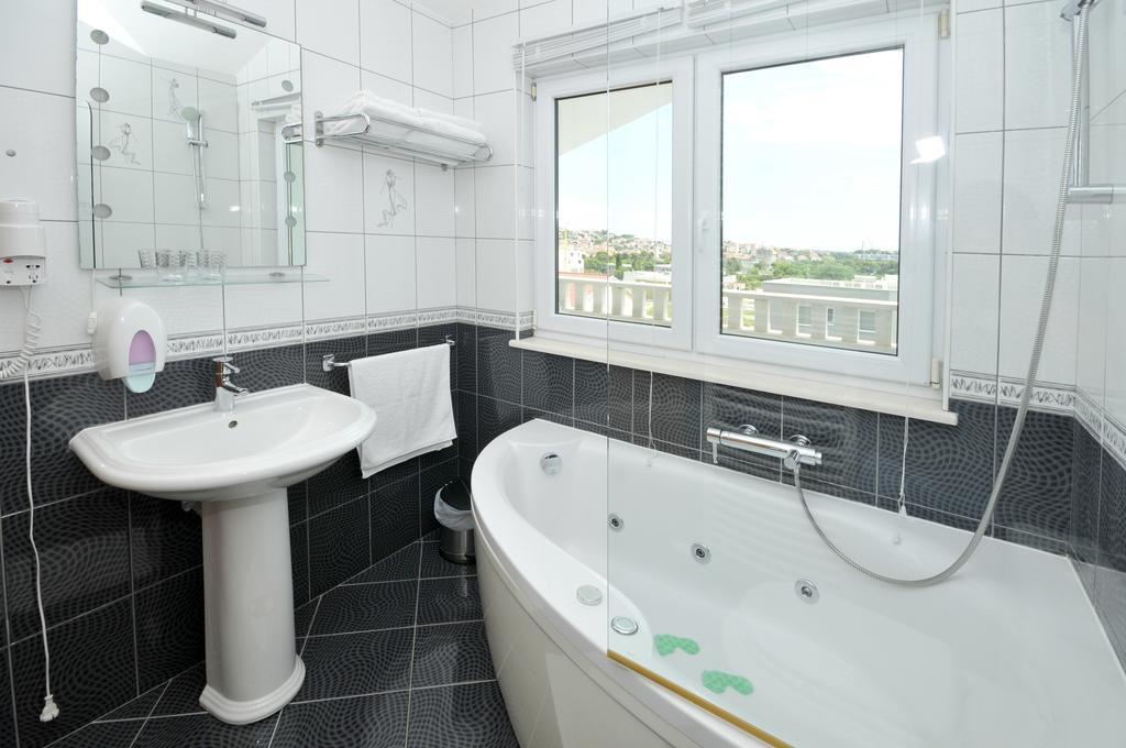 Apartments Villa Lida Trogir Bagian luar foto